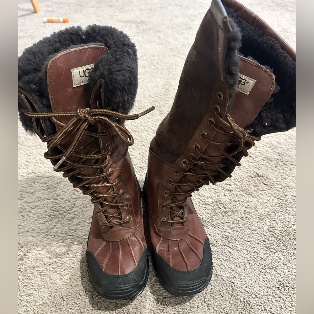 Size 7 women’s tall Ugg snow boots with Vibram sole